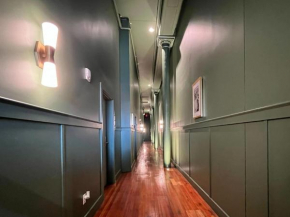 Modern Space in the Vibrant Louisville #101